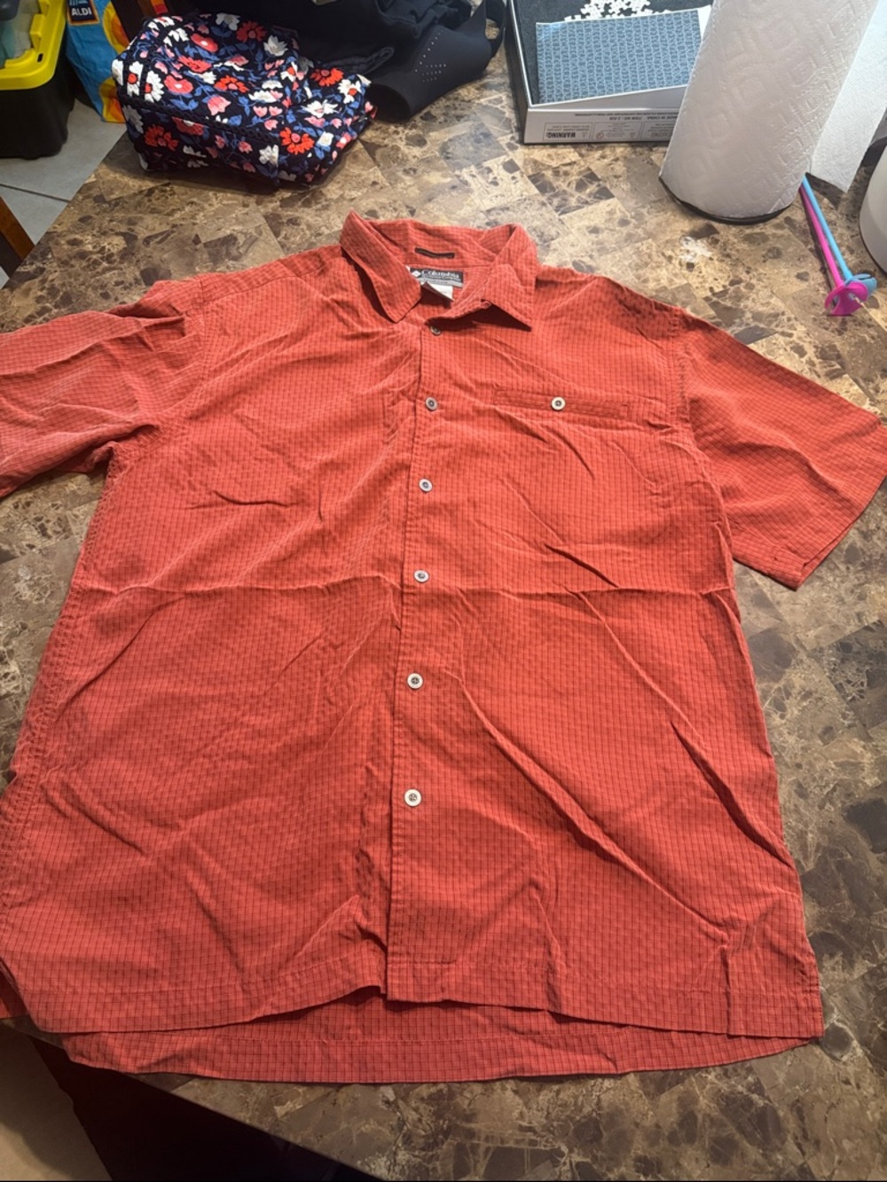 Men's Short-Sleeve Casual Button-Down Shirt in Rust orange